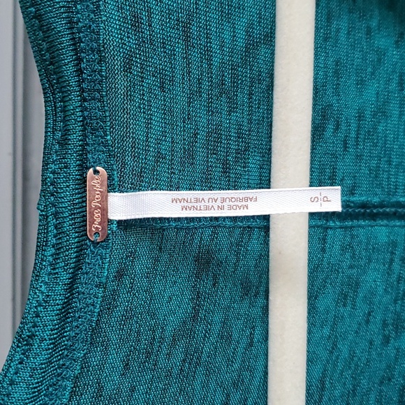 Women's Free People Killer Queen Green V-Neck Blouse Tee Size S - Picture 3 of 11